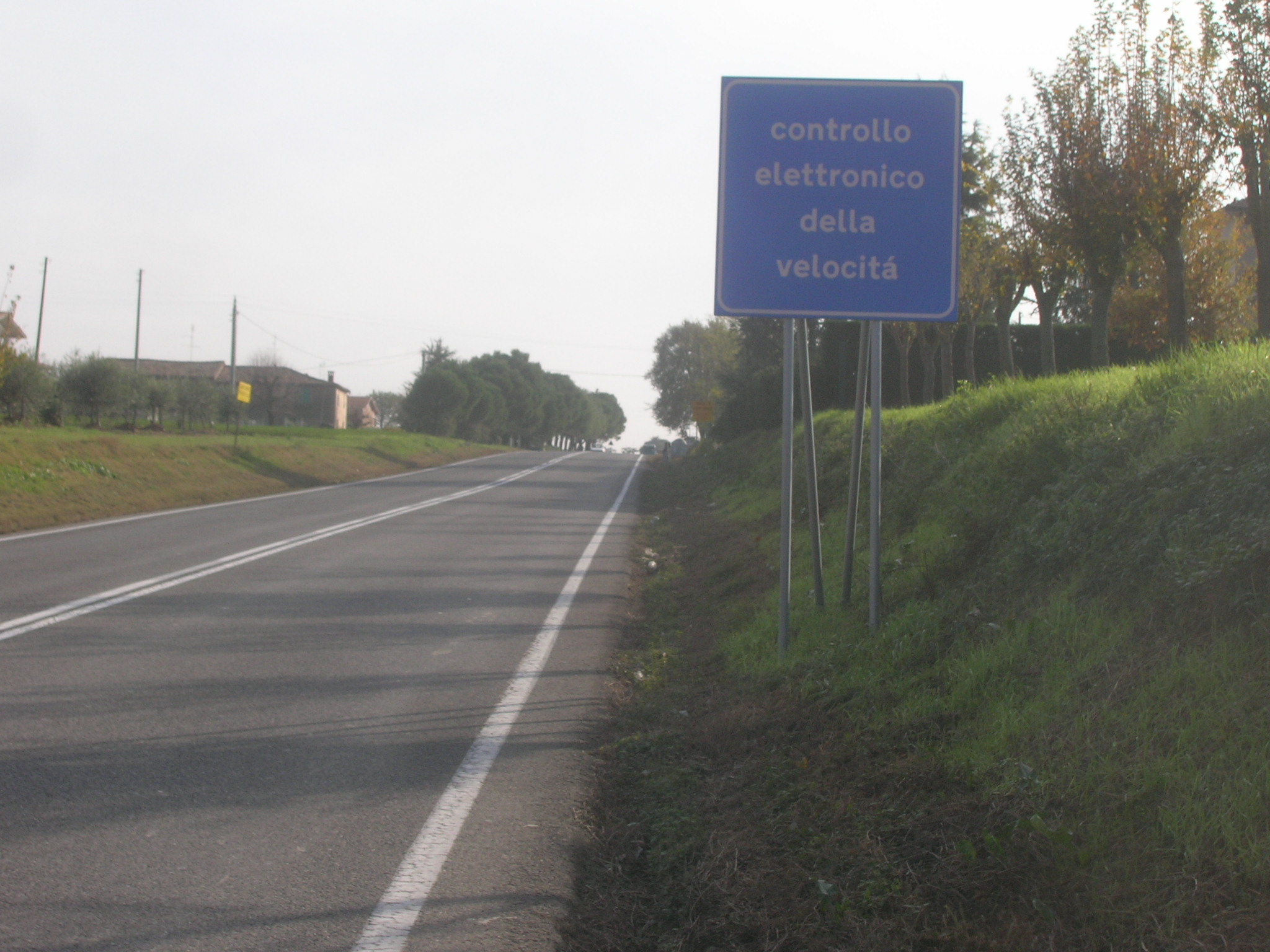 Avviso presenza controllo elettronico 150 mt prima dell'autovelox
